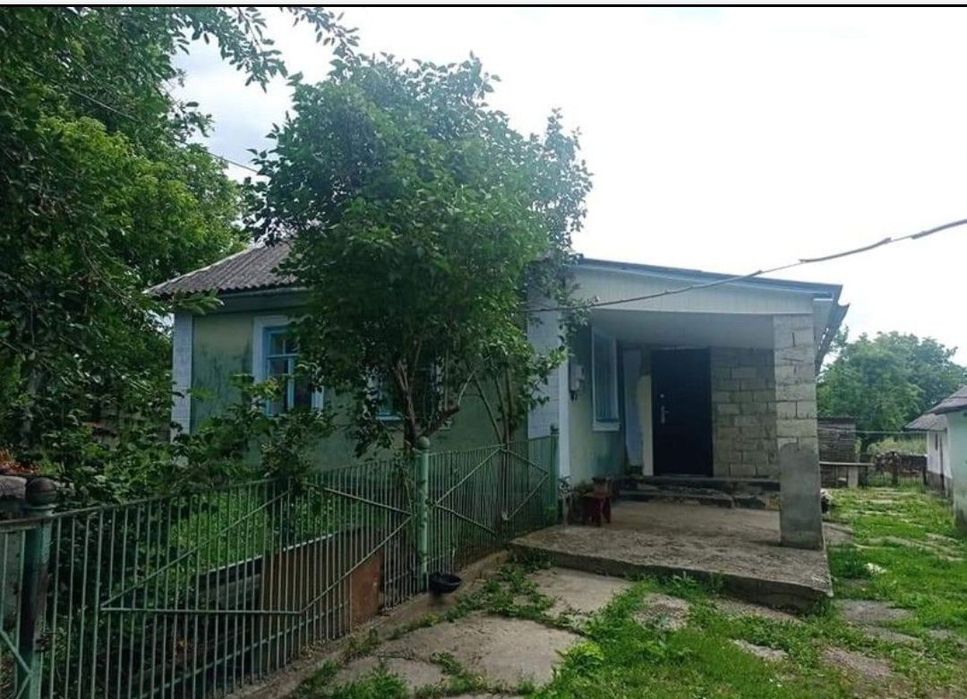 Продам будинок та 40 соток землі по ціні секції в гуртожитку