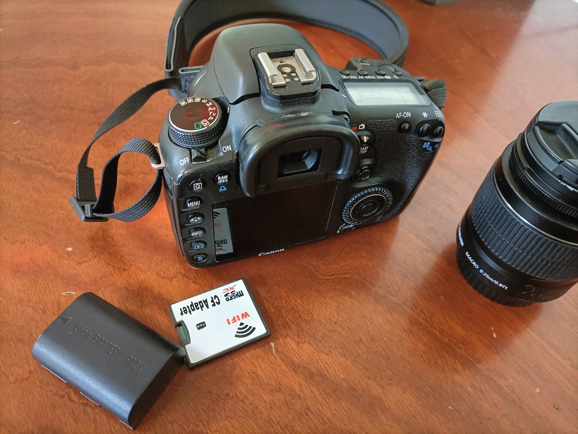 Cannon eos 7d  .