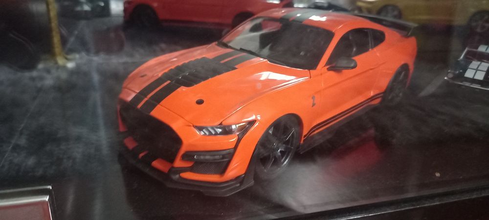 Shelby Gt500 escala 1/18