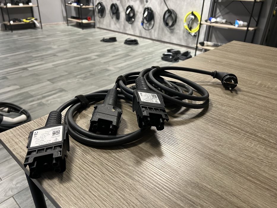 Штекер для оригінального зарядного пристрою Audi e-tron (16A, 3,5 кВт)