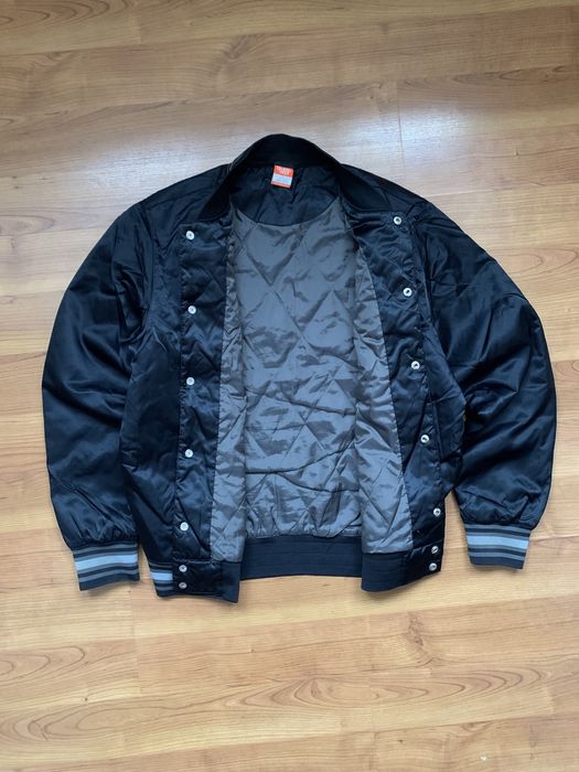 Бомбер Nike чорний L розмір