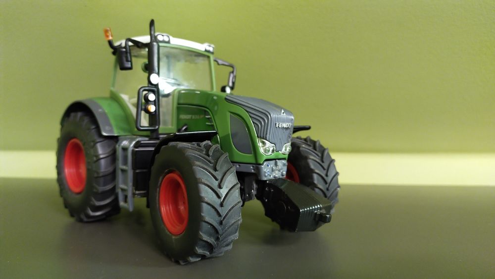 Siku traktor Fendt 1:32 jak siku Britains