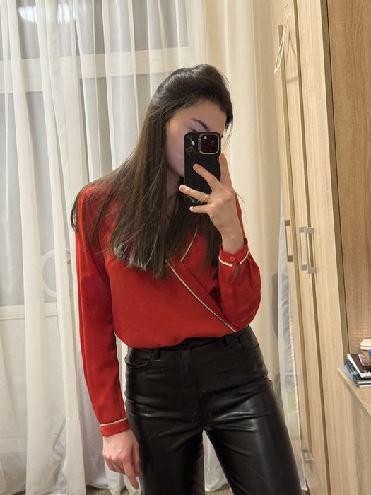 Блузка червона. Розмір с