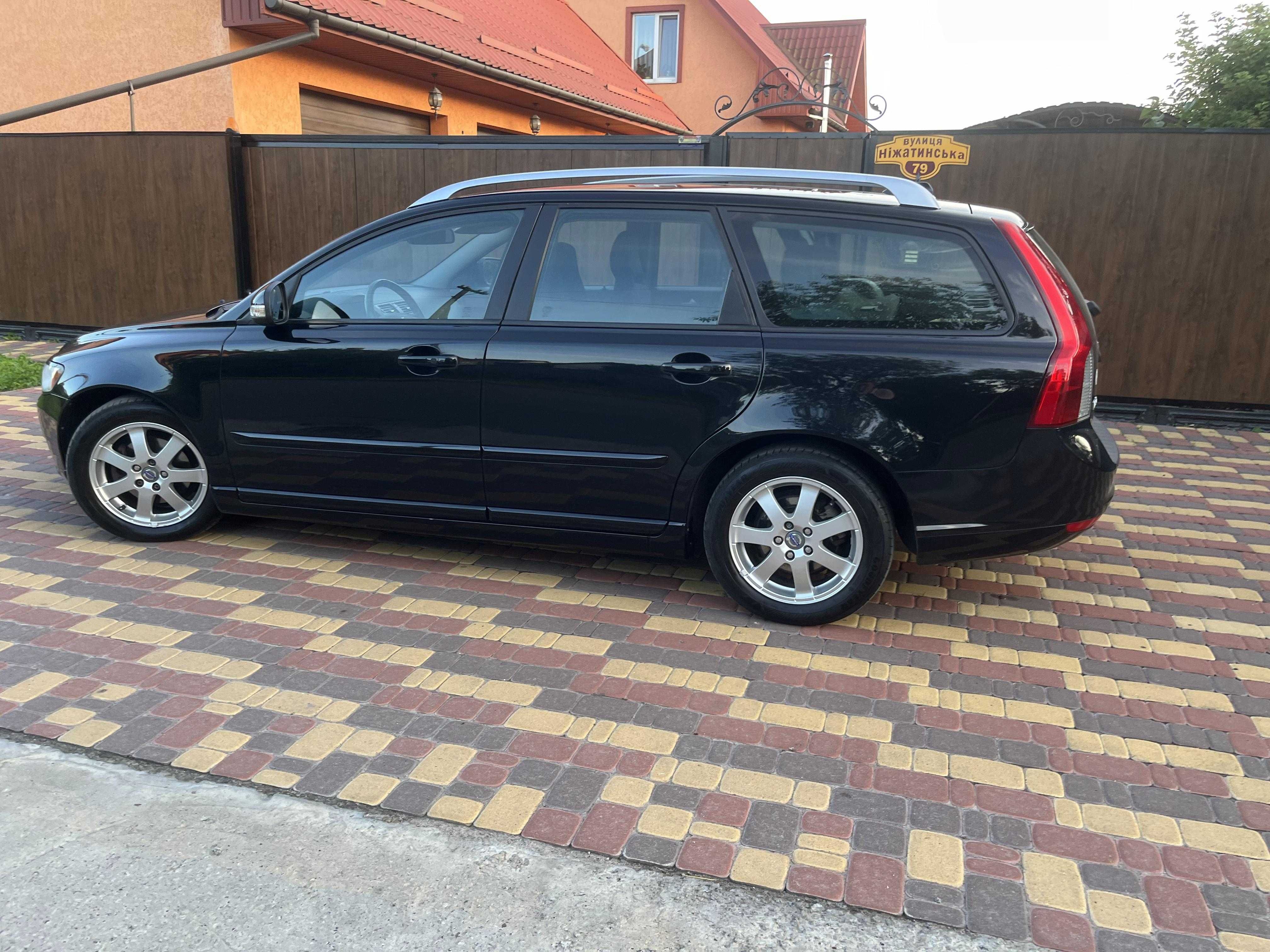 Volvo V50 2012 рік