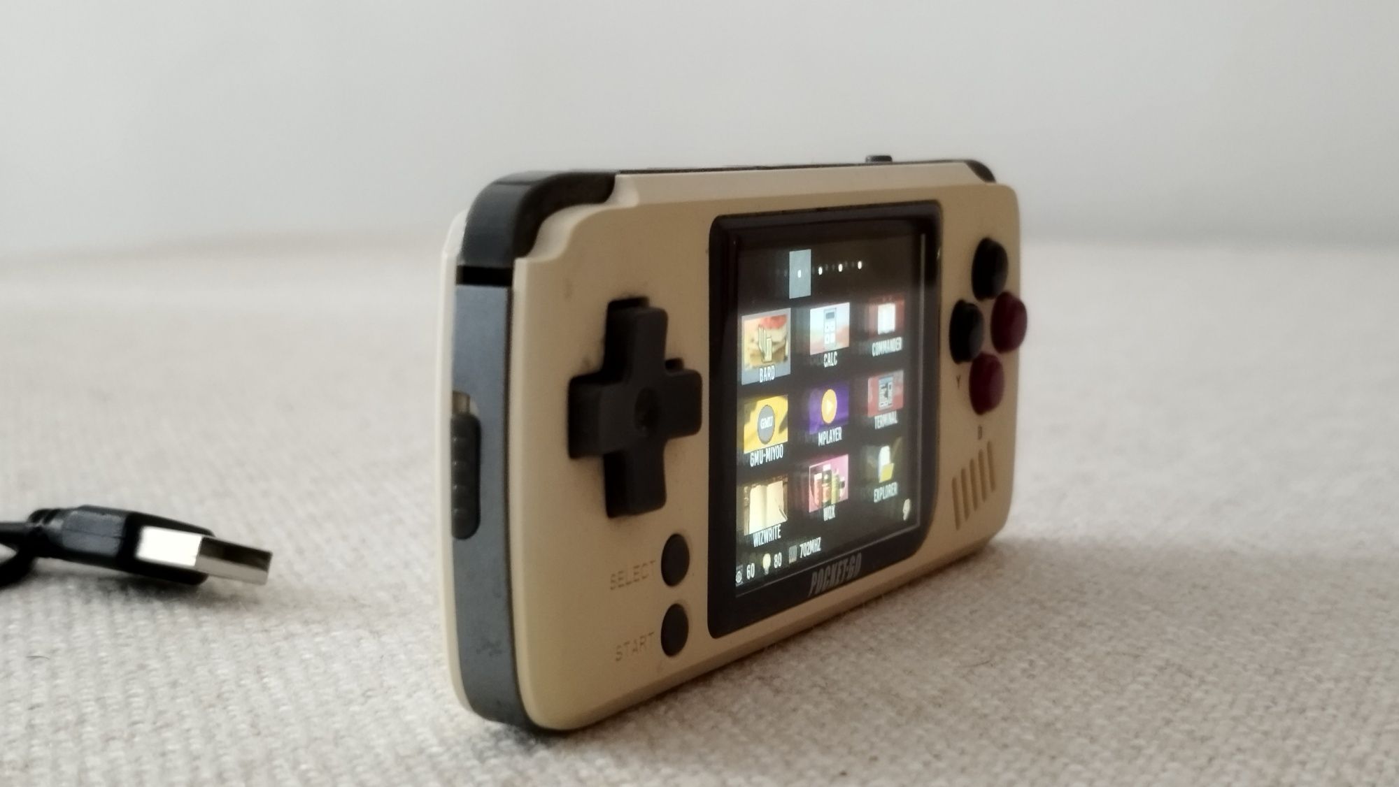 PocketGo v2 – Konsola retro z grami, PL język, Miyoo


-