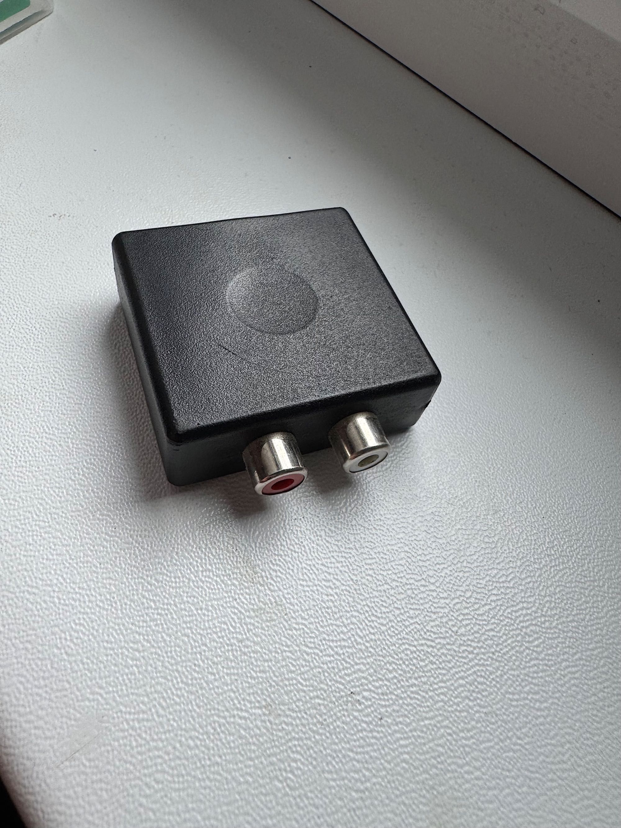 Logitech adapter stereo na 5.1 2x rca-3x jack