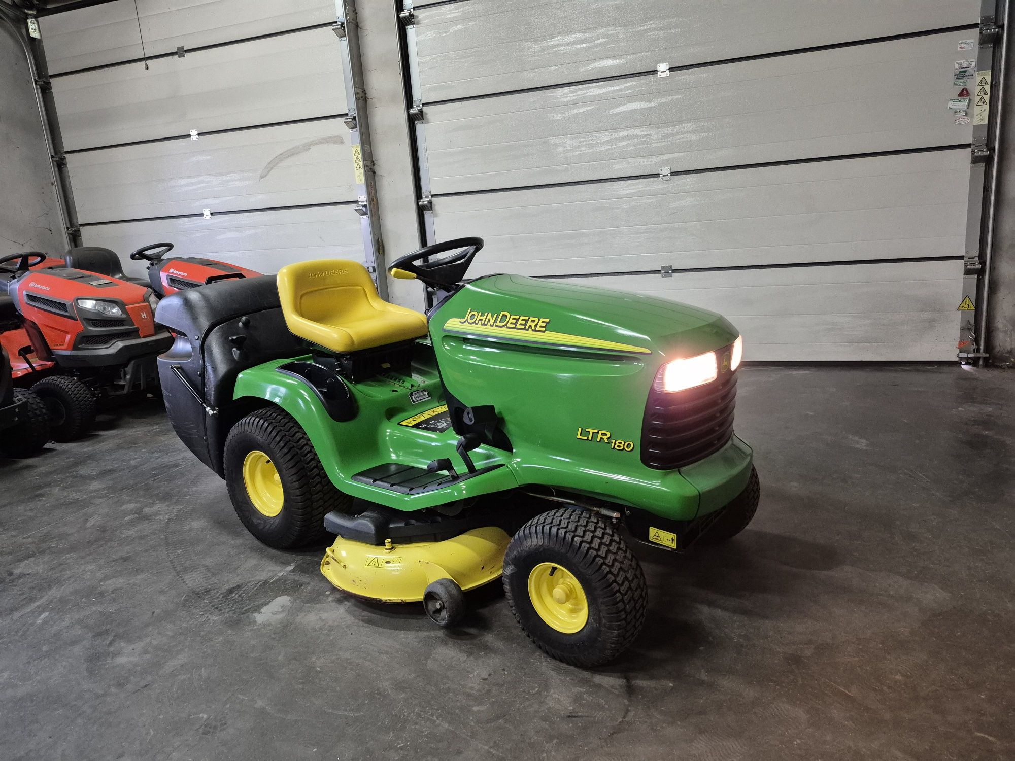 Kosiarka traktorek John Deere ltr 180 kawasaki dwa cylindry.