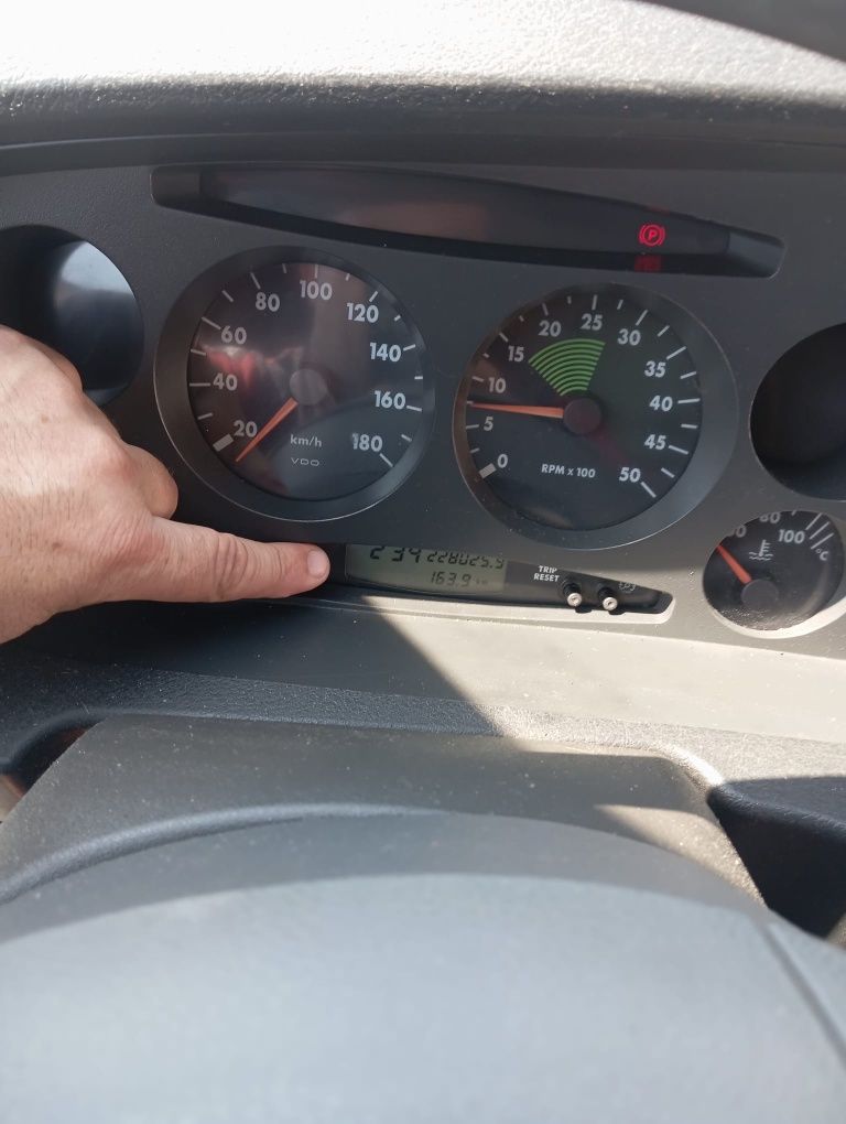 Vendo comercial IVECO turbo daily de 2004