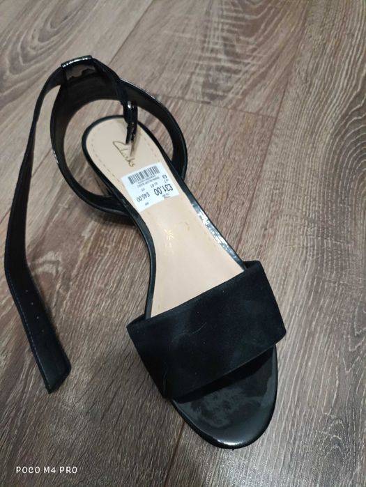 Босоніжки жіночі Clarks
