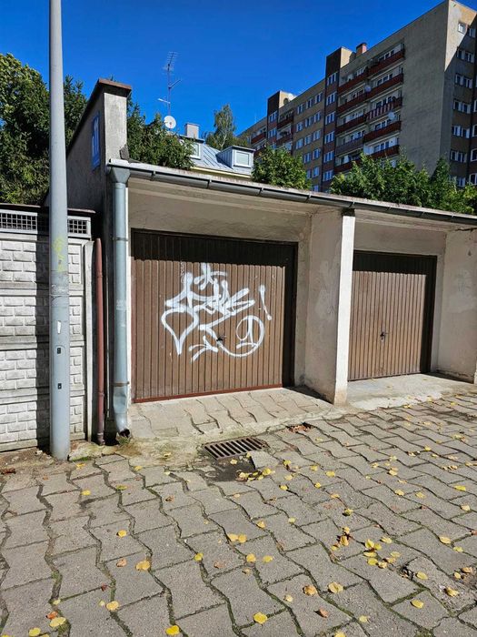 Garaż murowany, ul. Staszica - centrum miasta
