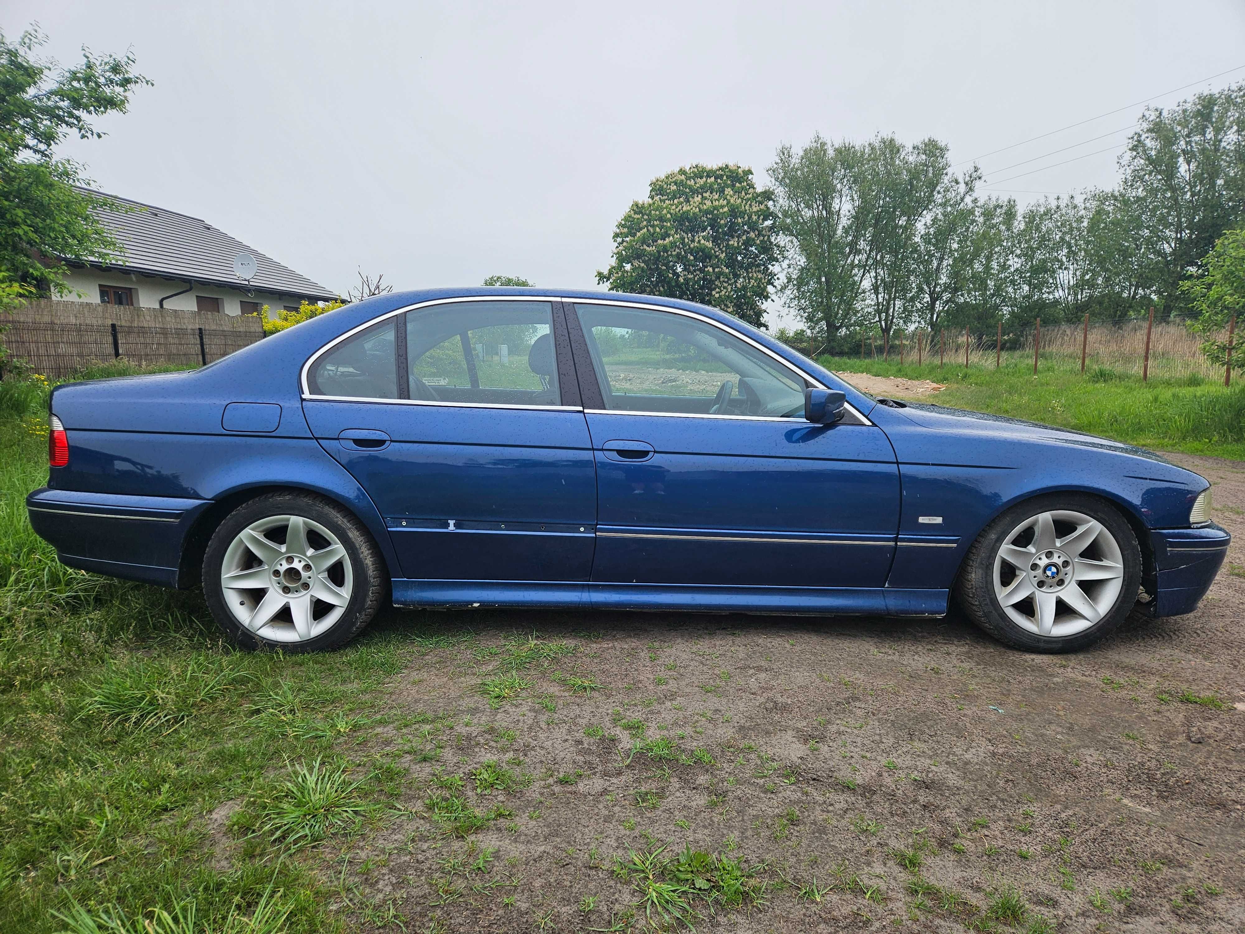 Maska blotniki drzwi klapa wszystko w kolor TOPASBLAU bmw e39 lift