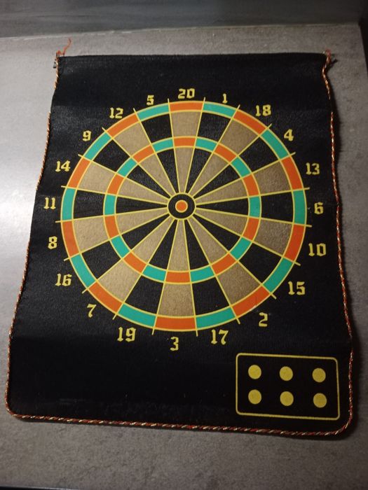 Dart, tablica do darta, tarcza, rzutki lotki