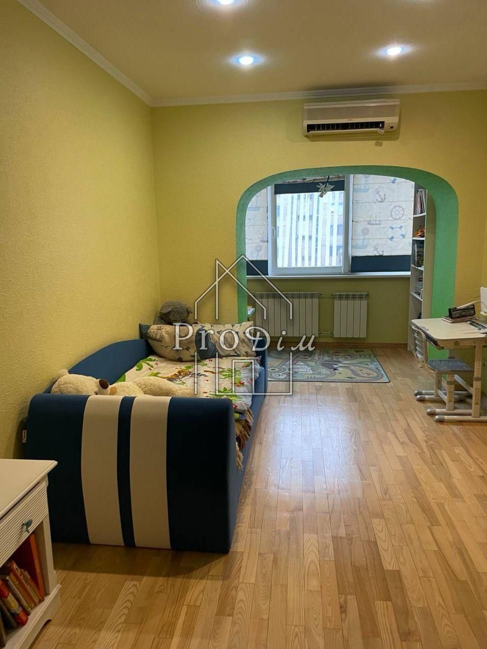 Продаж 4к квартири 210 м2 вул.Тарасівська, Центр, Царський будинок