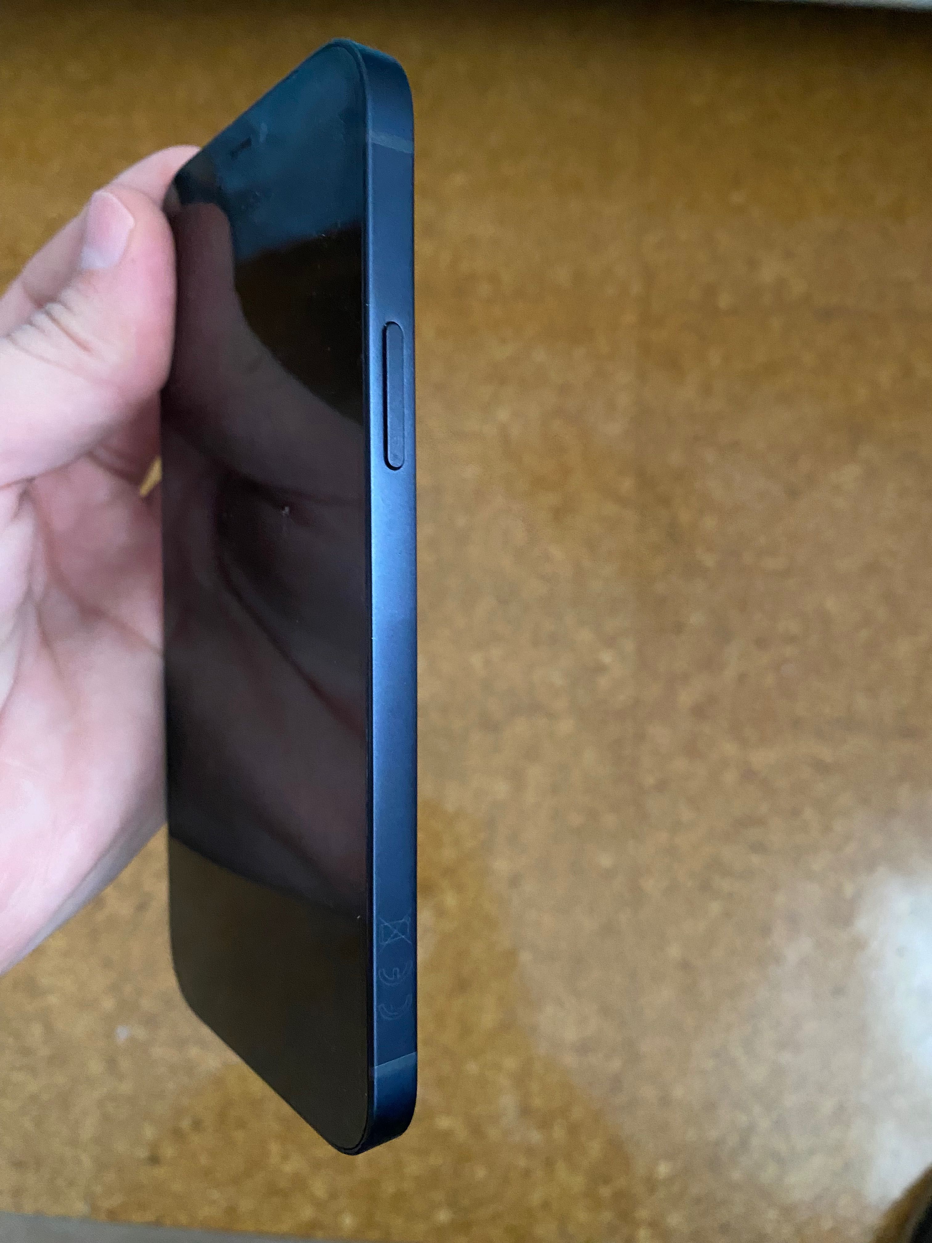 iPhone 12 64GB preto