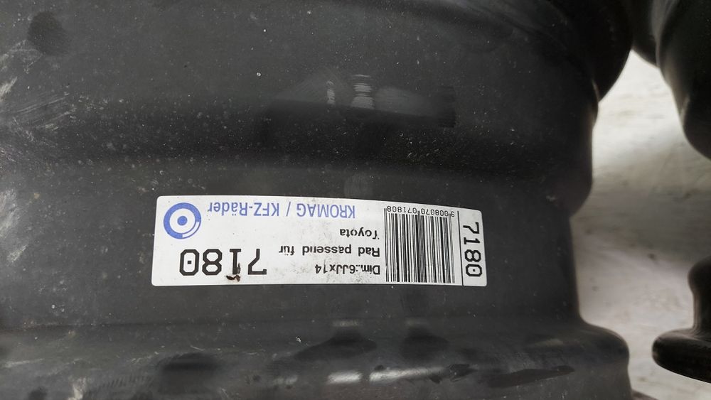 Opony Felgi Toyota 14" 6J  5x100 et45 2szt