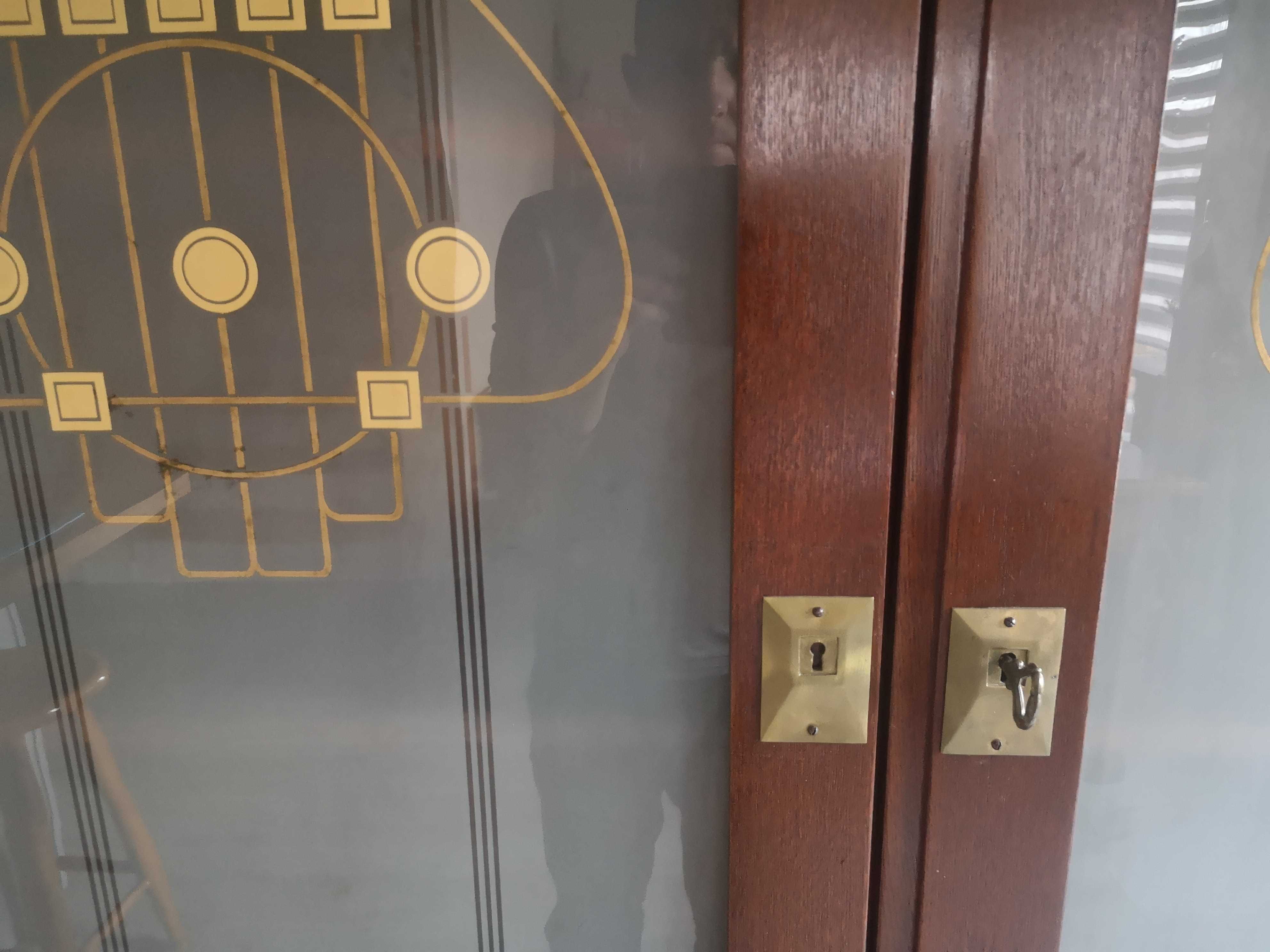 Kredens w stylu Secesji geometrycznej