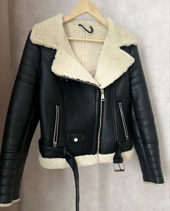 Женская дублёнка Lili Furs из натуральной овчины