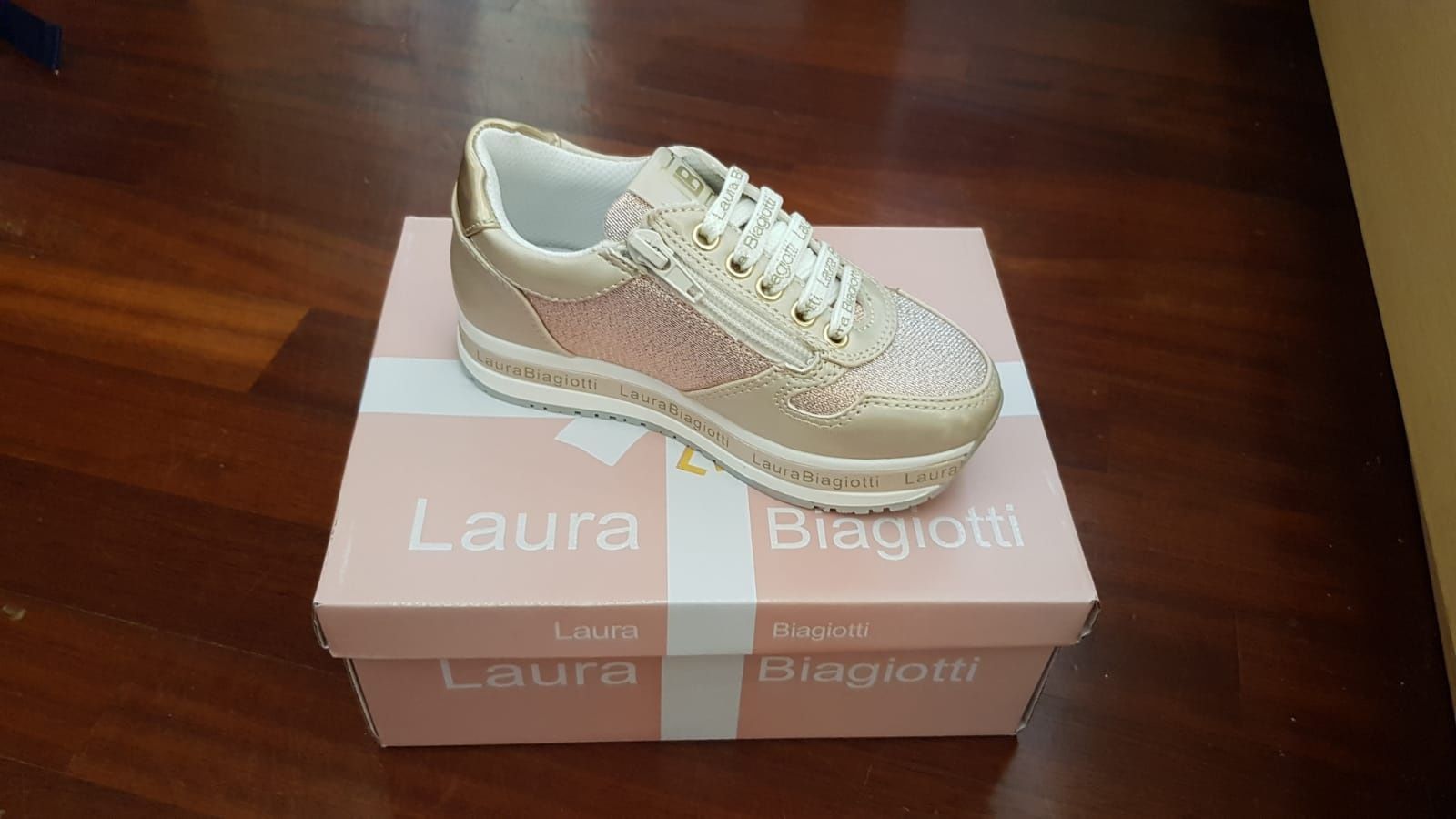 Buty Laura Biagiotti roz 28 włoskie Nowe