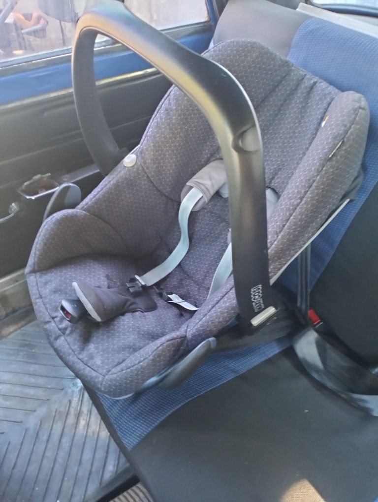 Автокрісло Maxi-Cosi