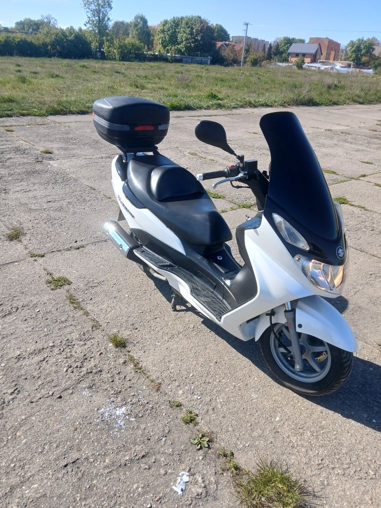 Suzuki Burghman 125 na prawo jazdy kat. B