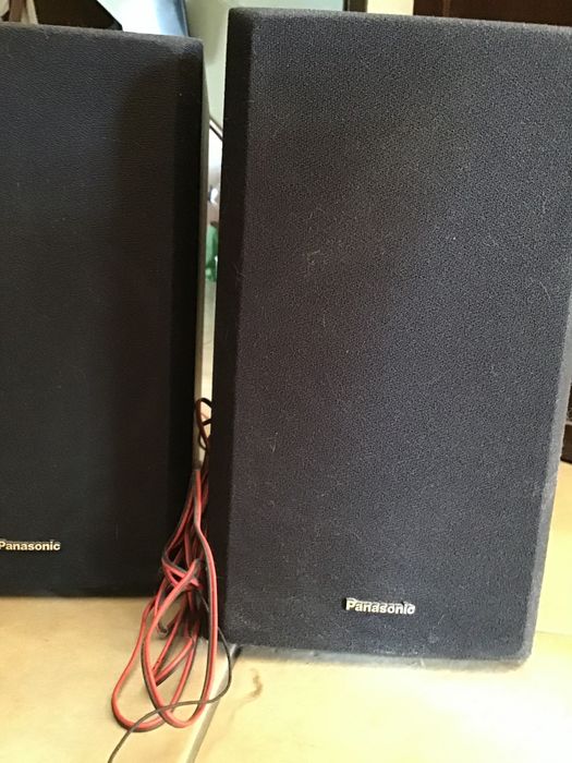 Par de colunas hi-fi para oferecer