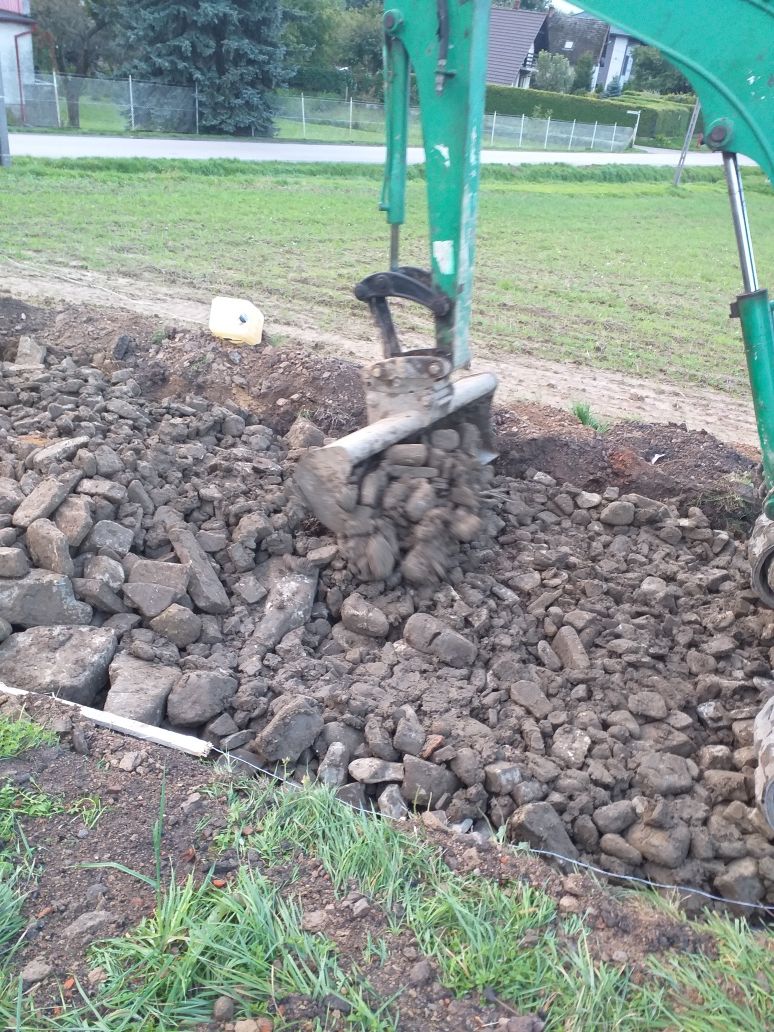 Plac , droga ,utwardzenie ,podbudowa