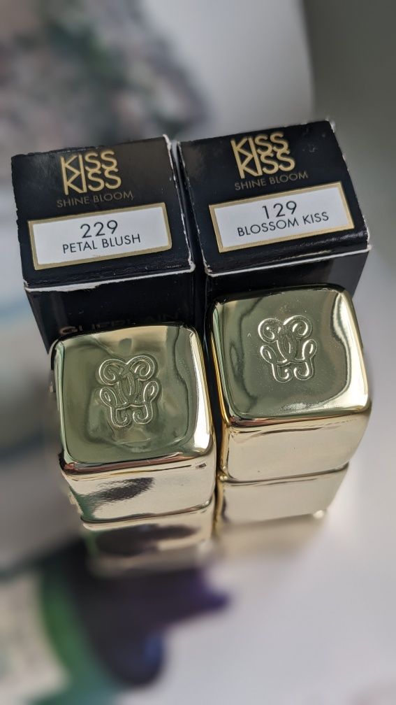 Помади Guerlain Kiss Kiss Shine Bloom