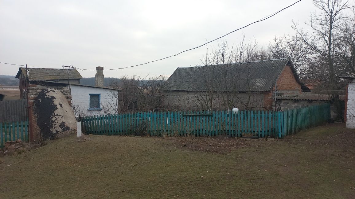 Гарний  будинок в центрі села