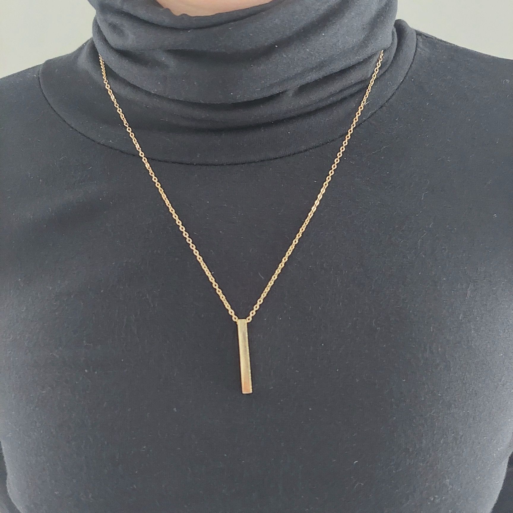 Trzy szt.zestaw retro eleganckich  łańcuszków.
Gratis kolczyki.
Piękn