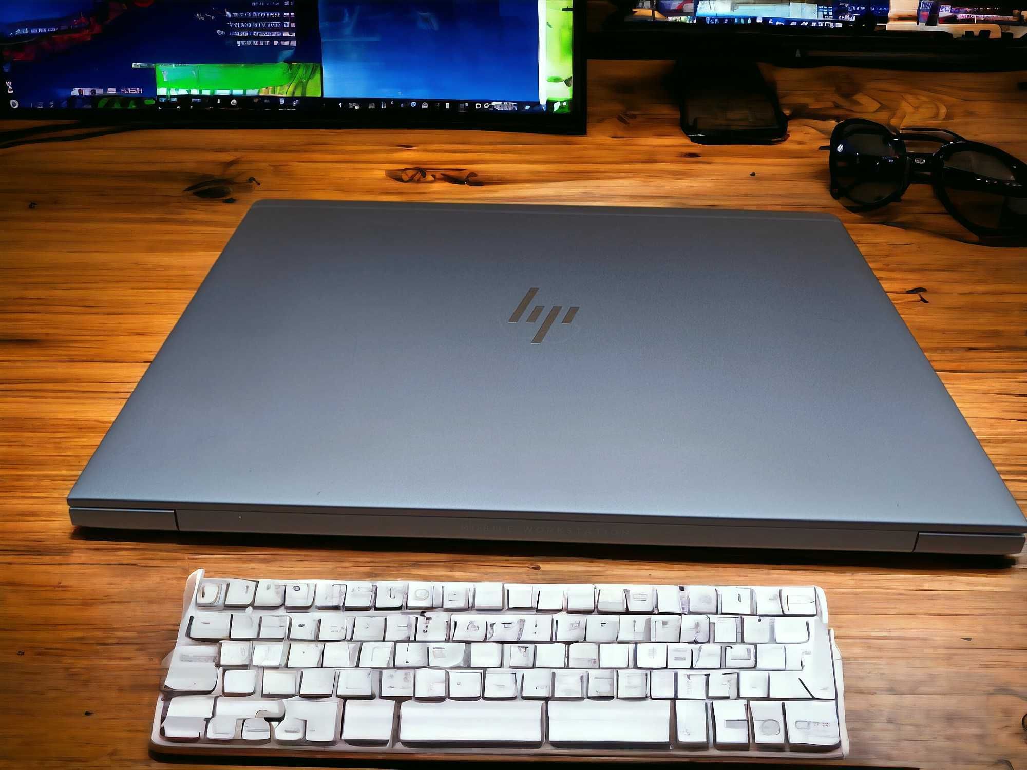 Ноутбук HP ZBook 15u G5 15,6IPS i7-8/16/256/Radeon Pro WX