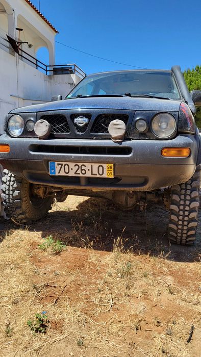 Terrano 2 TDI com avaria(motor a bater)