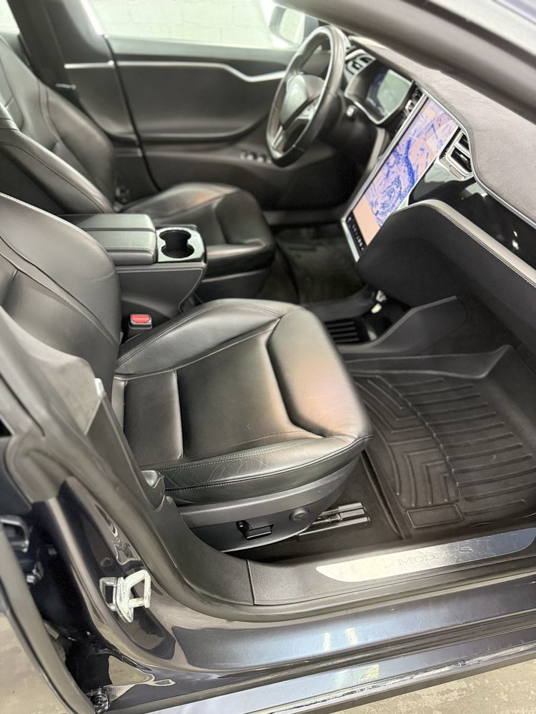 Tesla model S P85D