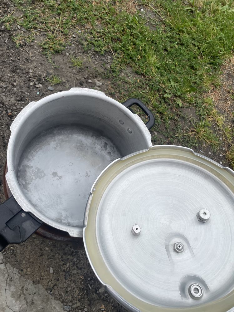 Продам скороварку Russell Hobbs
