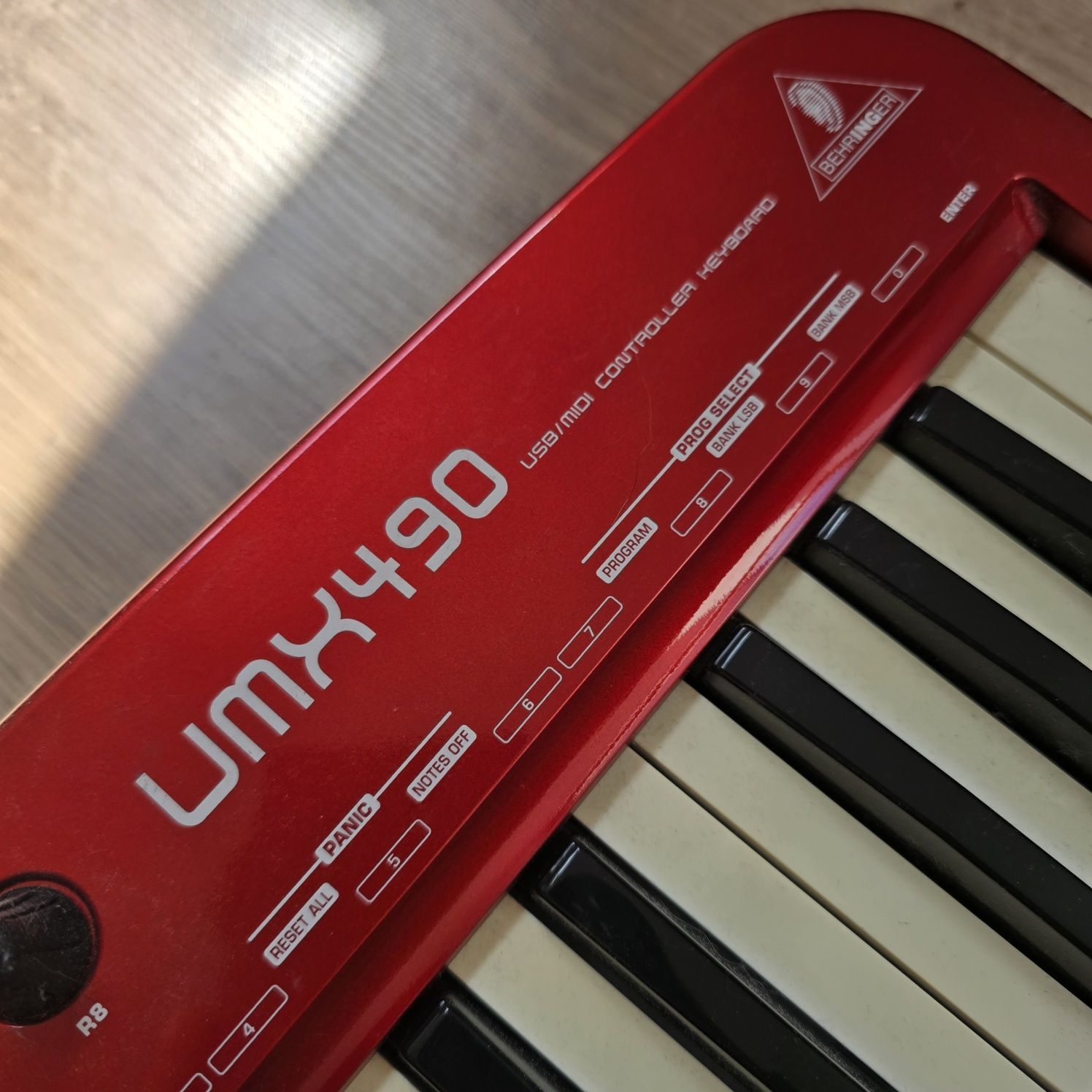 Midi controller behringer umx 490