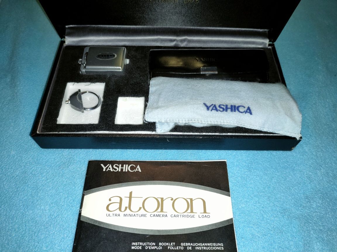 Yashica Atoron aparat mini