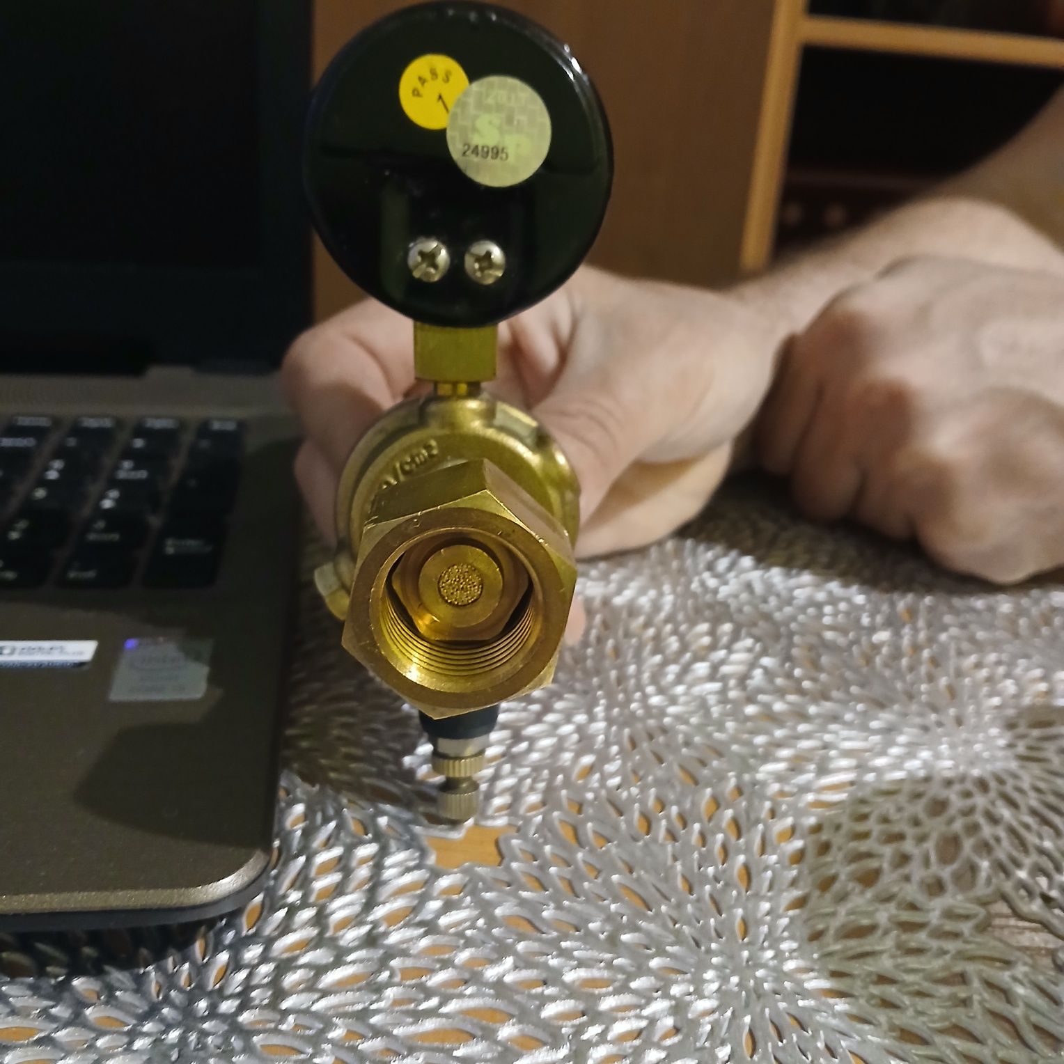 Reduktor cisnieniowy do butli co2