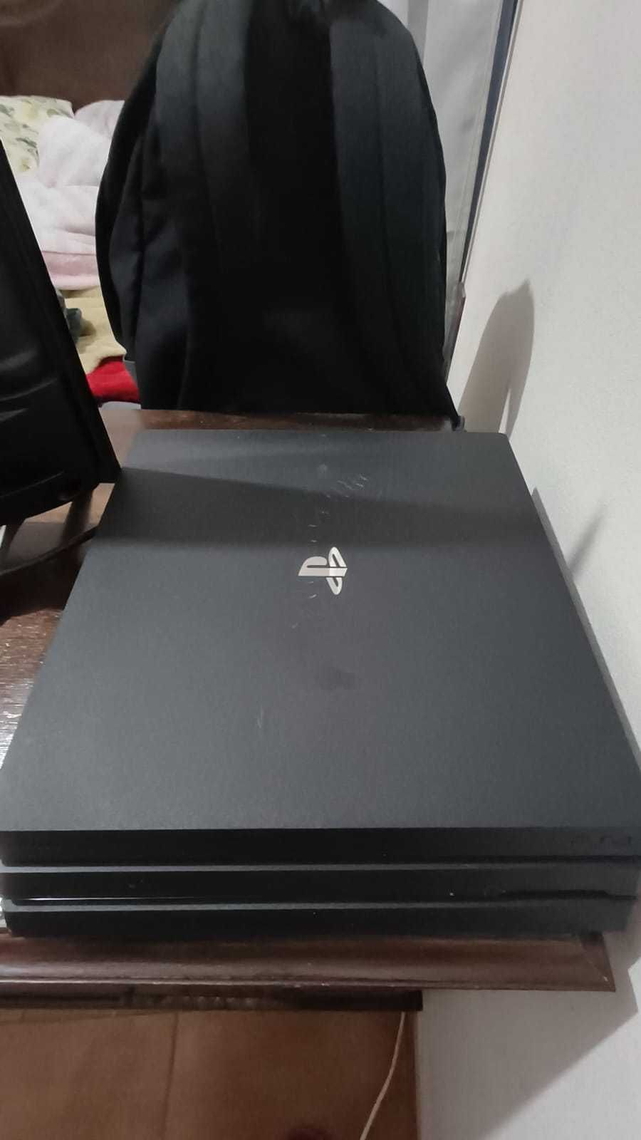 PS4 PRO 1T com jogos