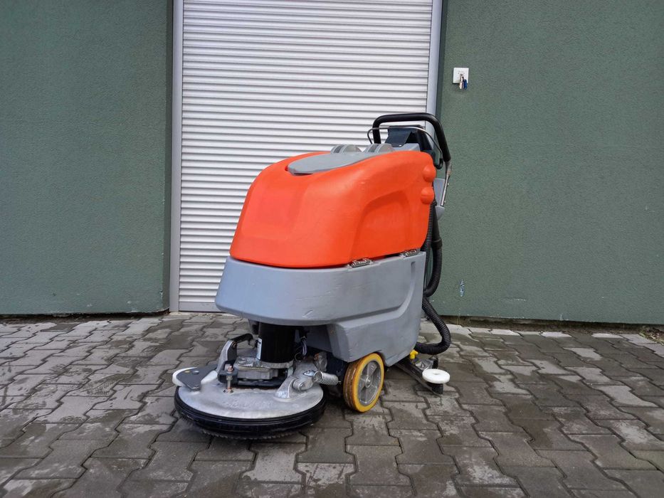 Profesjonalna Szorowarka z trakcją Hako B 30 CL