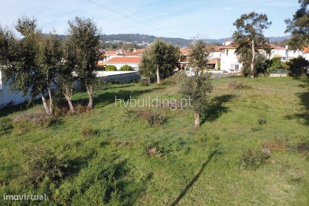 Terreno para construção com uma área de 1.250m2 localizado em Turiz, V
