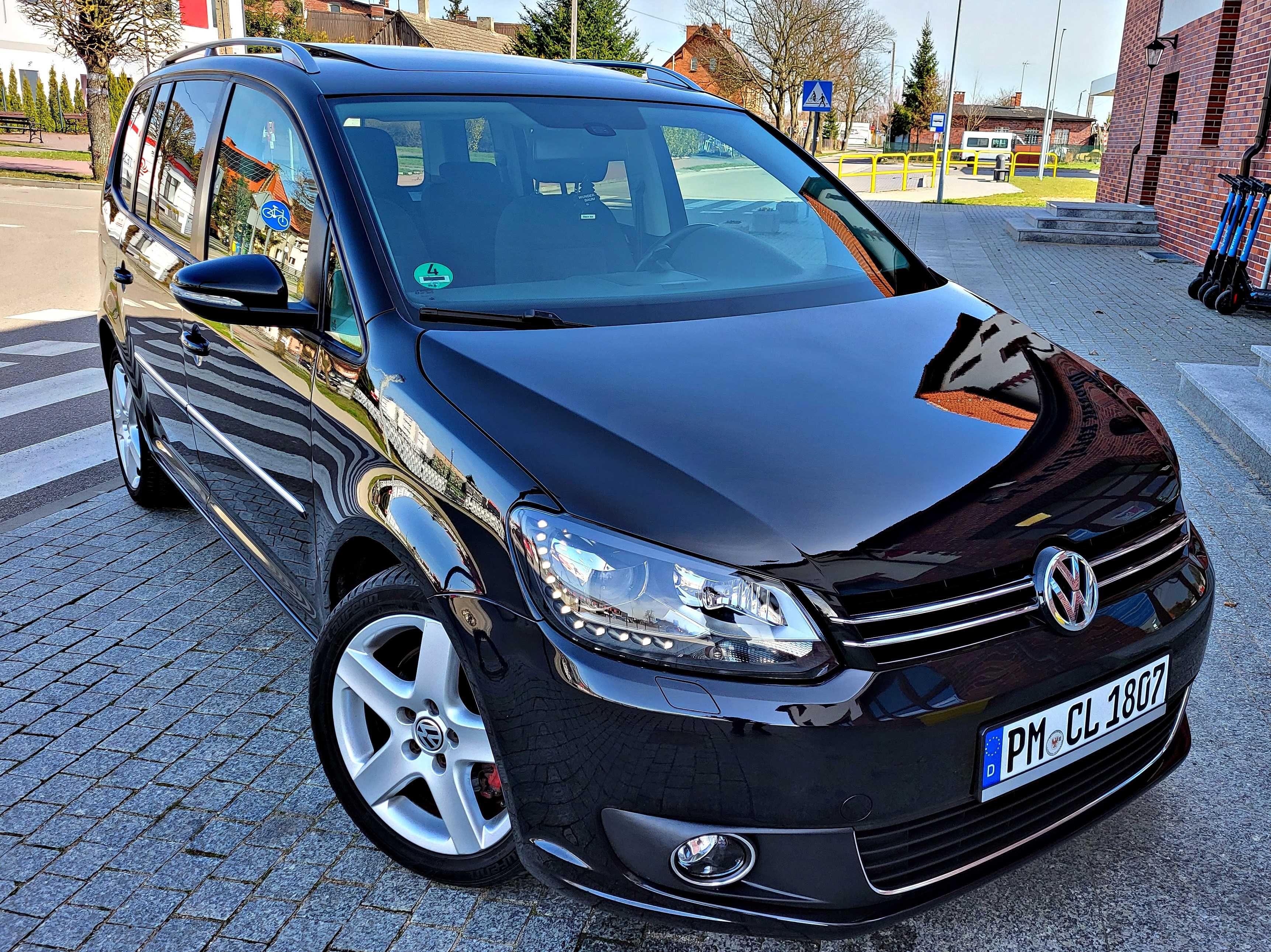Śliczny Volkswagen Touran 2014  2.0 TDI 170 km DSG Panorama Led Xenon