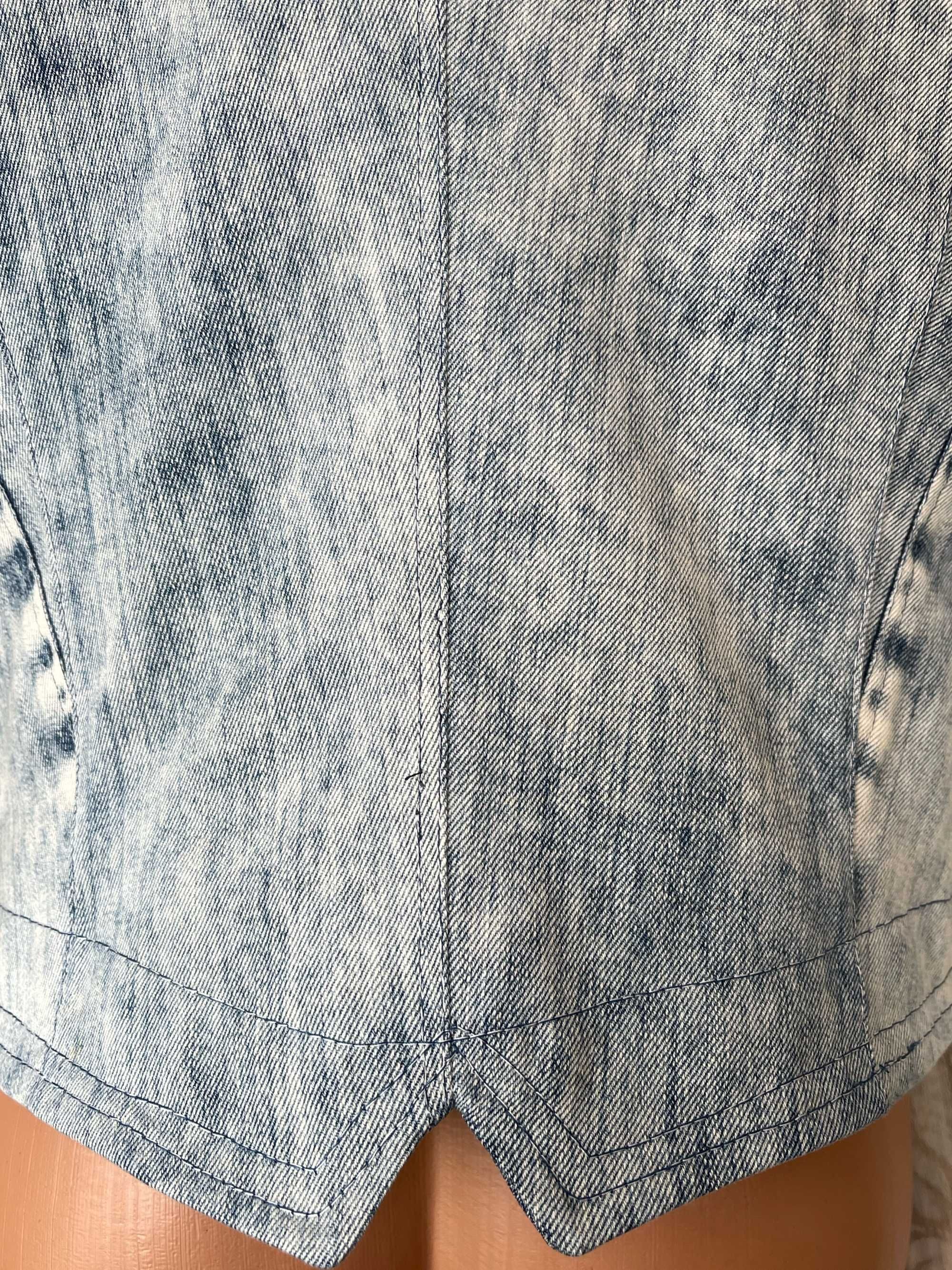 Стильный рваный джинсовый жилет