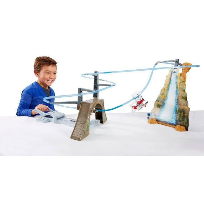 Автотрек Mattel Огонь и риск,спуск вертолёта,самолёта,трек набор тачка