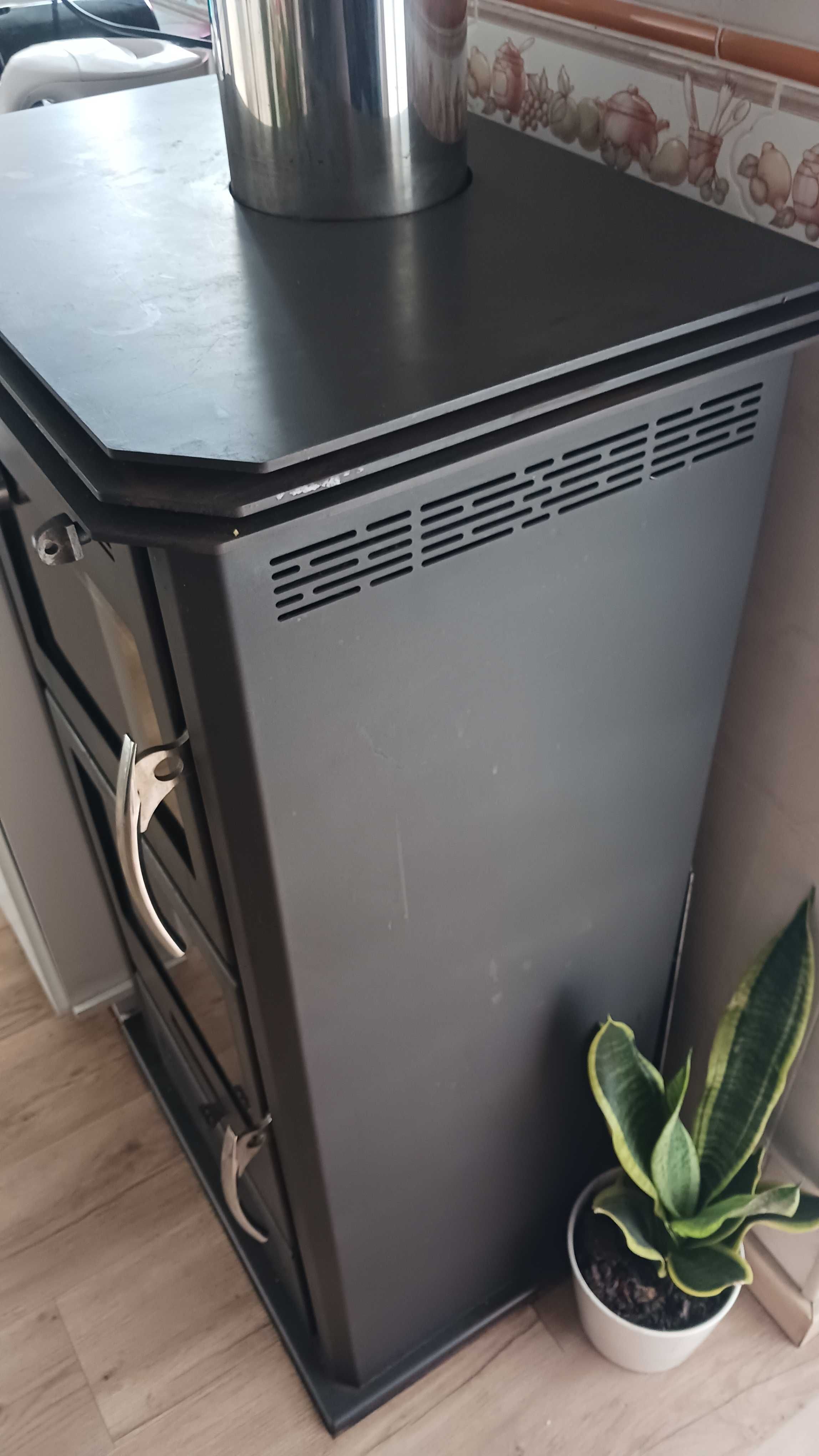 Salamandra a lenha com forno e ventilador
