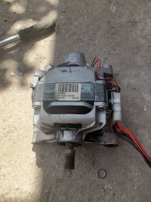 Двигун від пральної машини