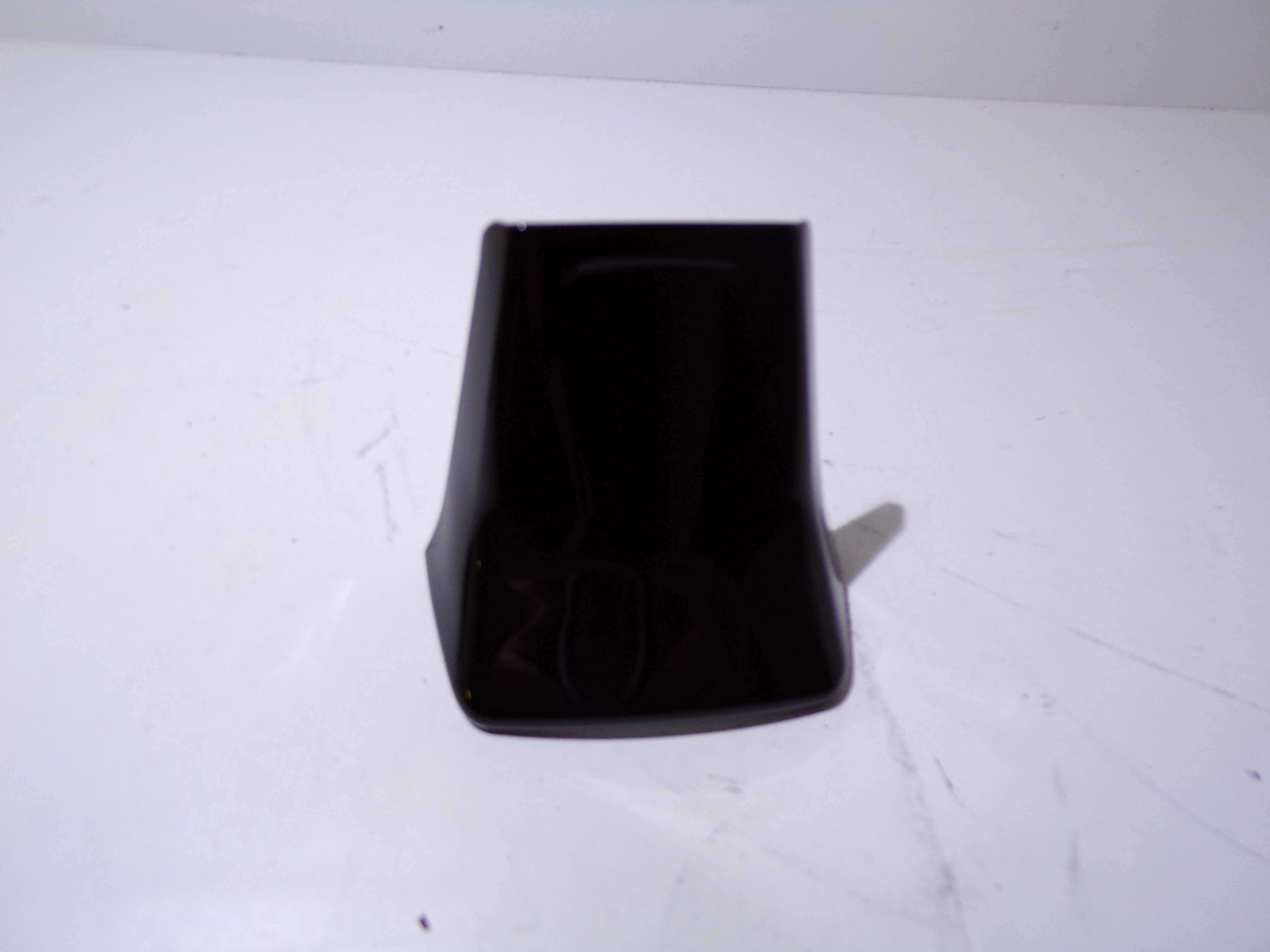 Dekiel Gniazdo USB osłona pompy ABS Vespa GTS