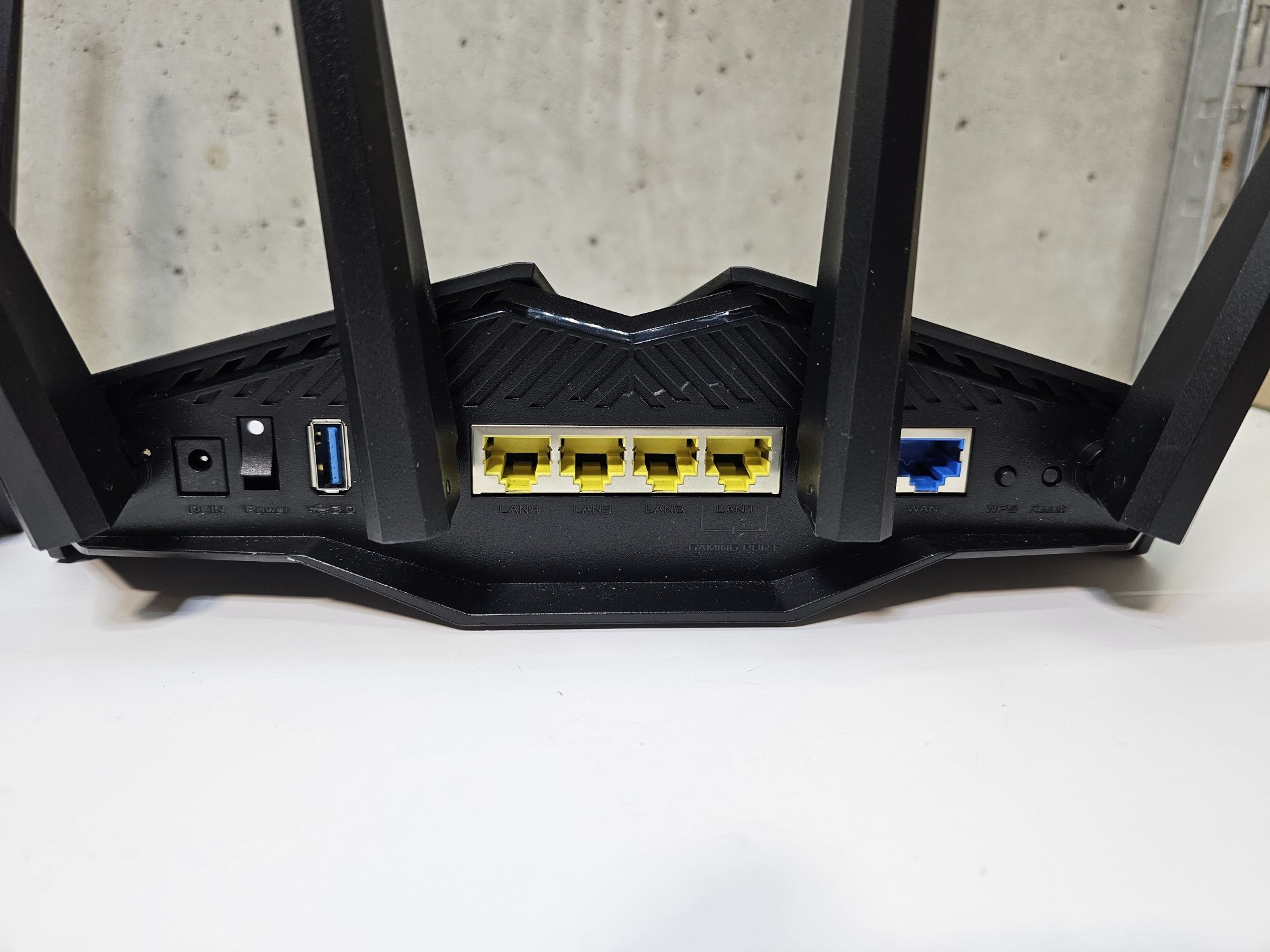 Безпровідний маршрутизатор ASUS RT-AX82U (WiFi 6, Gaming, AIMesh)