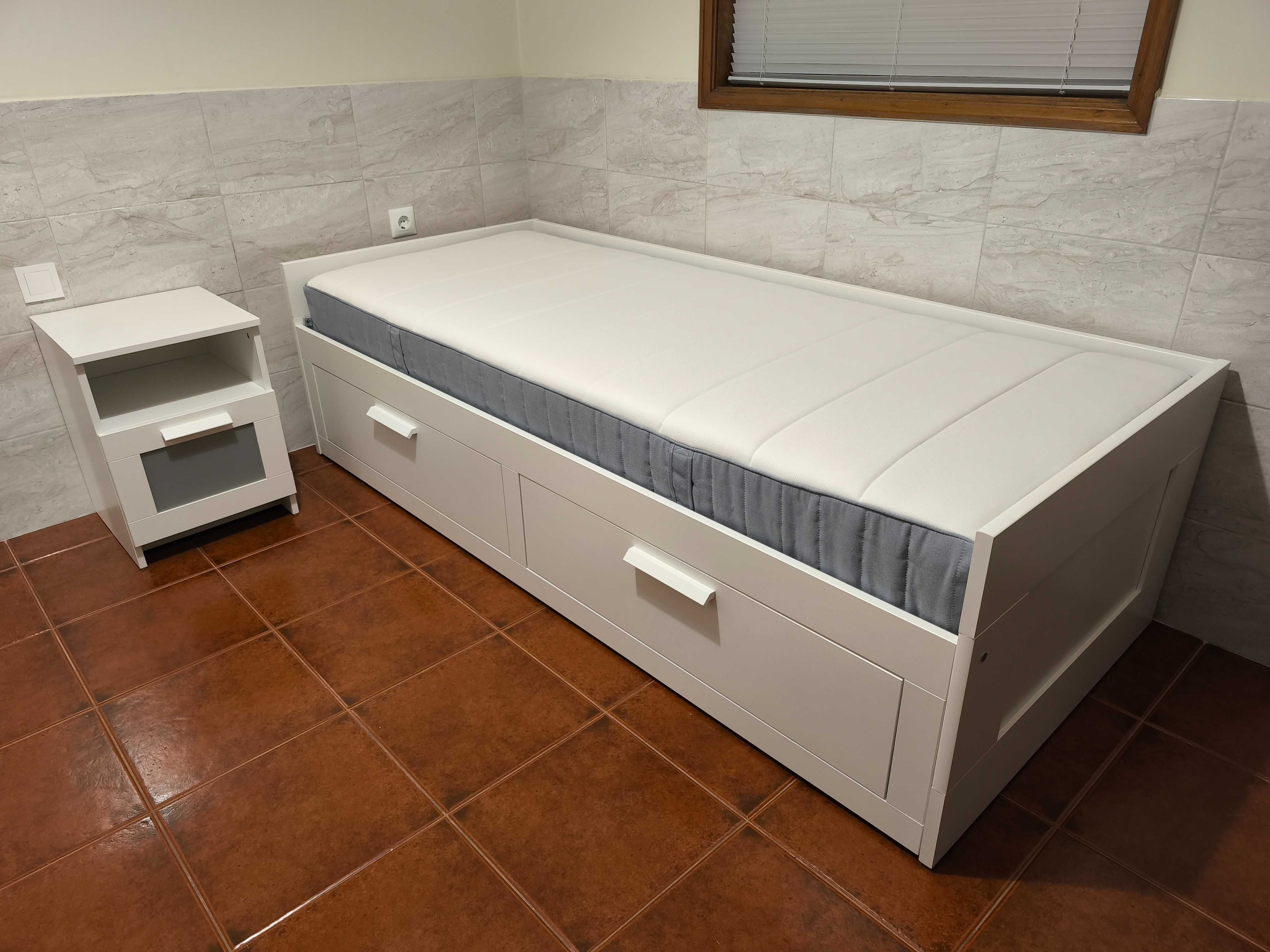 Quarto | cama de solteiro dupla + colchão + roupeiro | como novos
