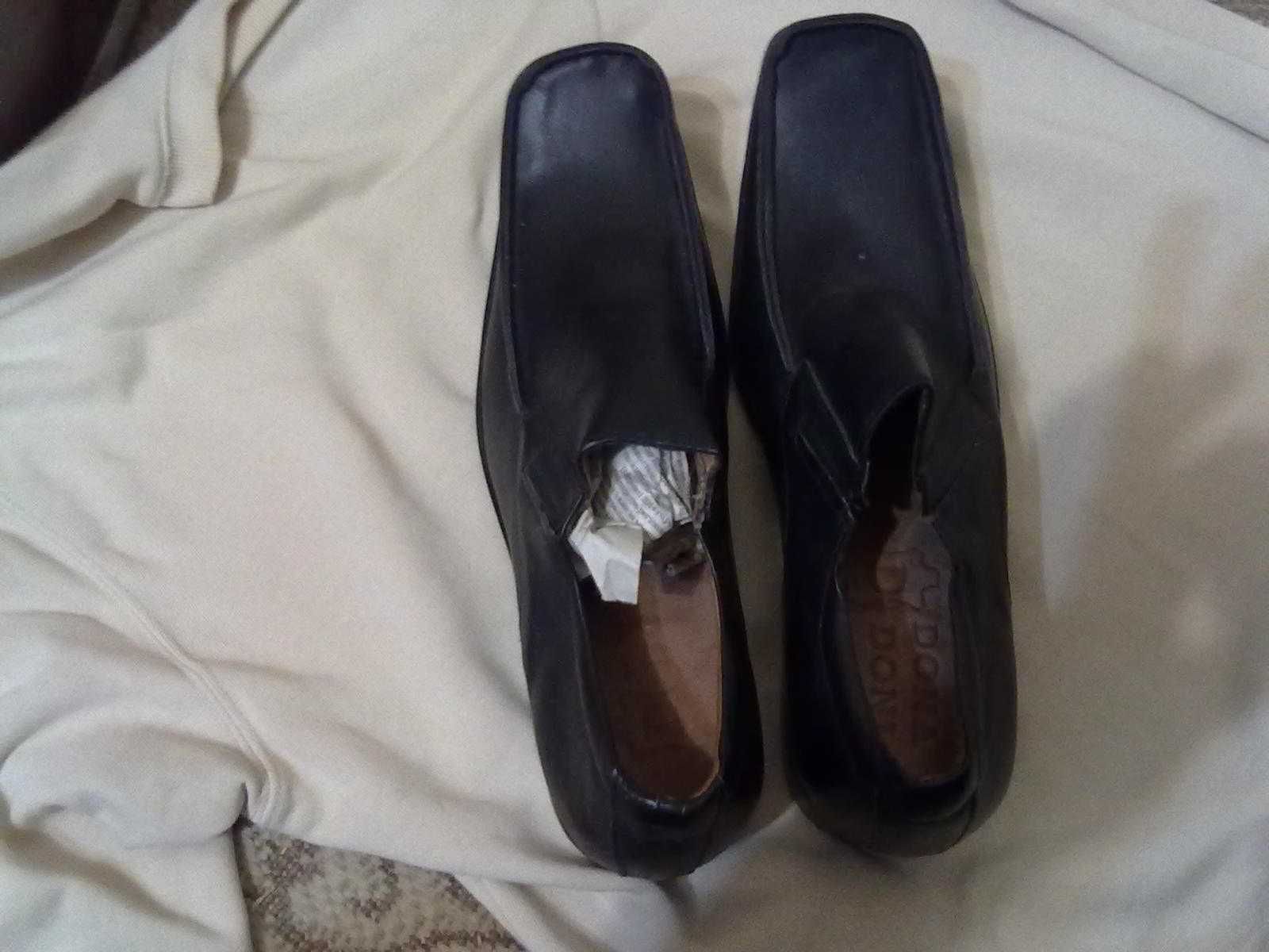 Туфли черные Дона( Италия) на резинке, размер 43