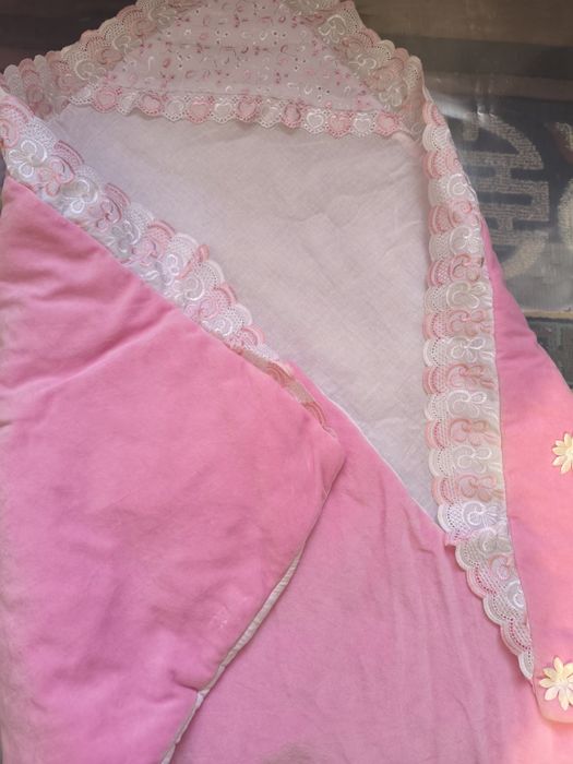 Конверт на виписку у ніжному кольорі