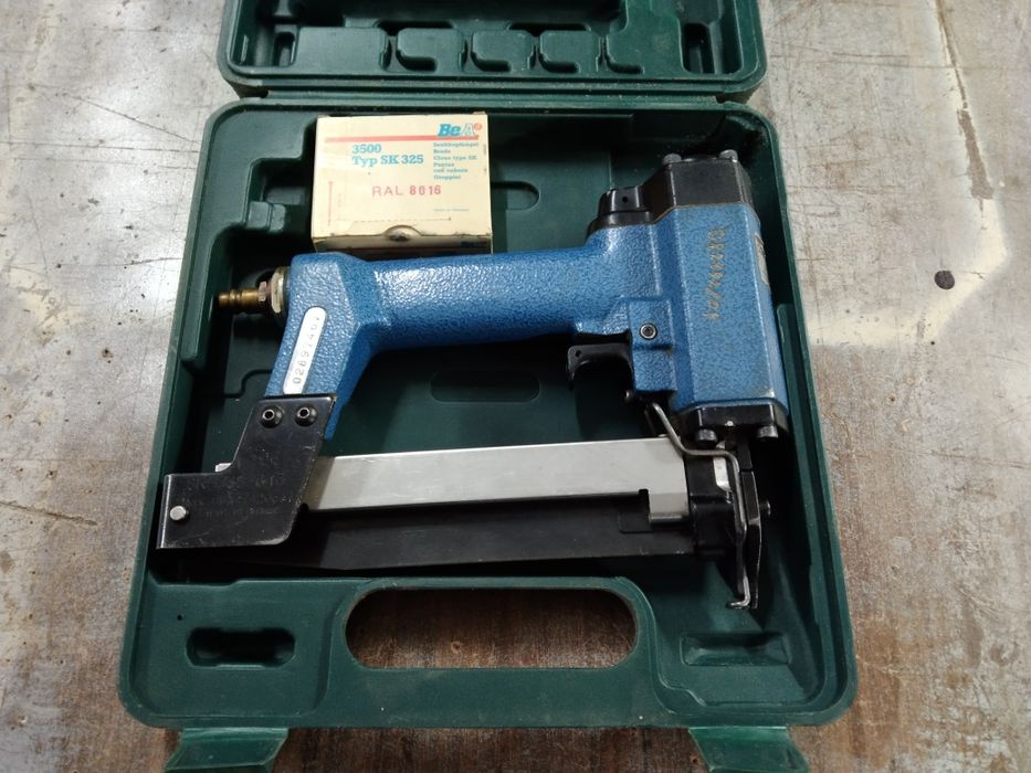 Цвяхозабивач пневматичний степлер на цвяхи штифти шпильки оригінал